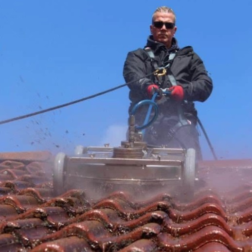 Afrensning og maling af tag