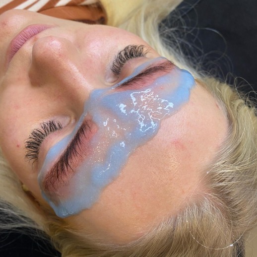 Fugtgivende maske til brynene